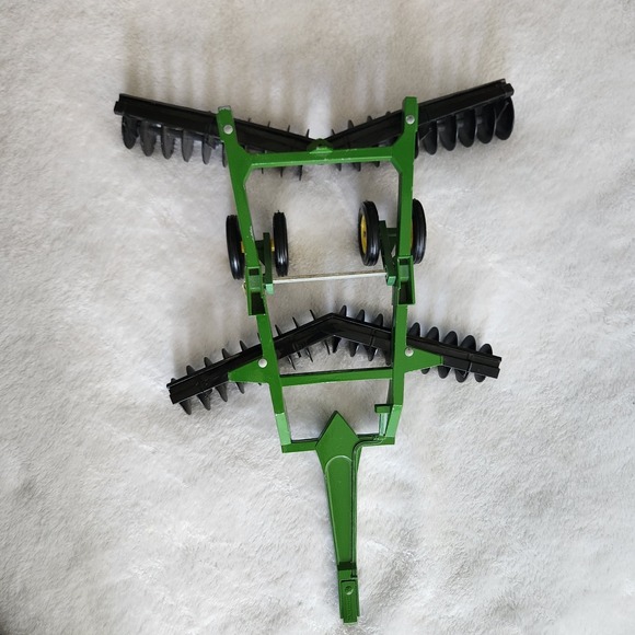 John Deere ERTL Tractor Pedal Disc Harrow, Diecast Metal Attachment 1/16 Scale - Picture 2 of 10